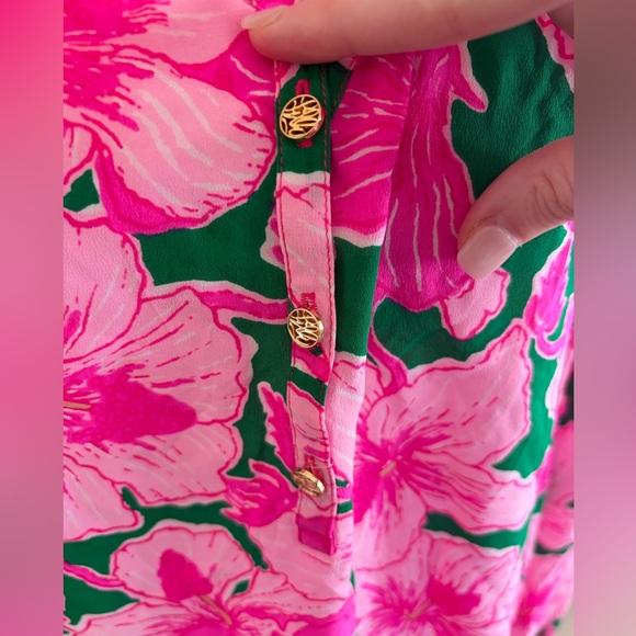 Lilly Pulitzer silk Elsa Pink and Green Floral Blouse - Picture 3 of 10
